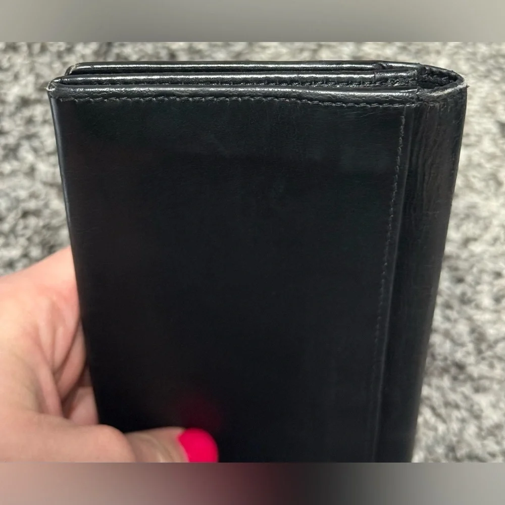 Gucci black leather bifold wallet